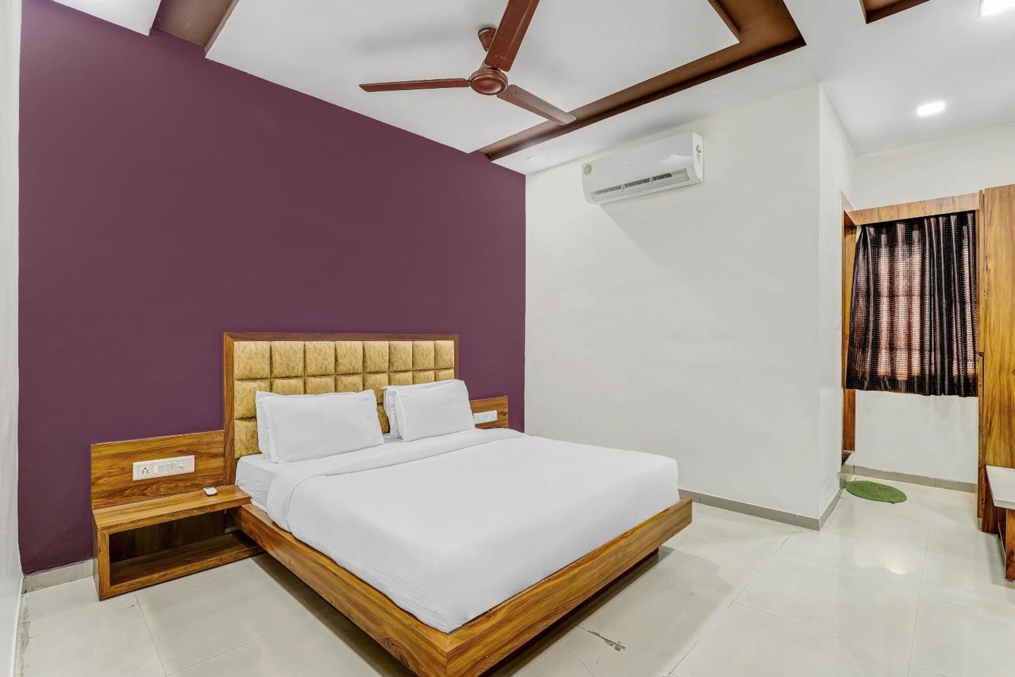 Hotel Capital O Maple View à Naroda Extérieur photo