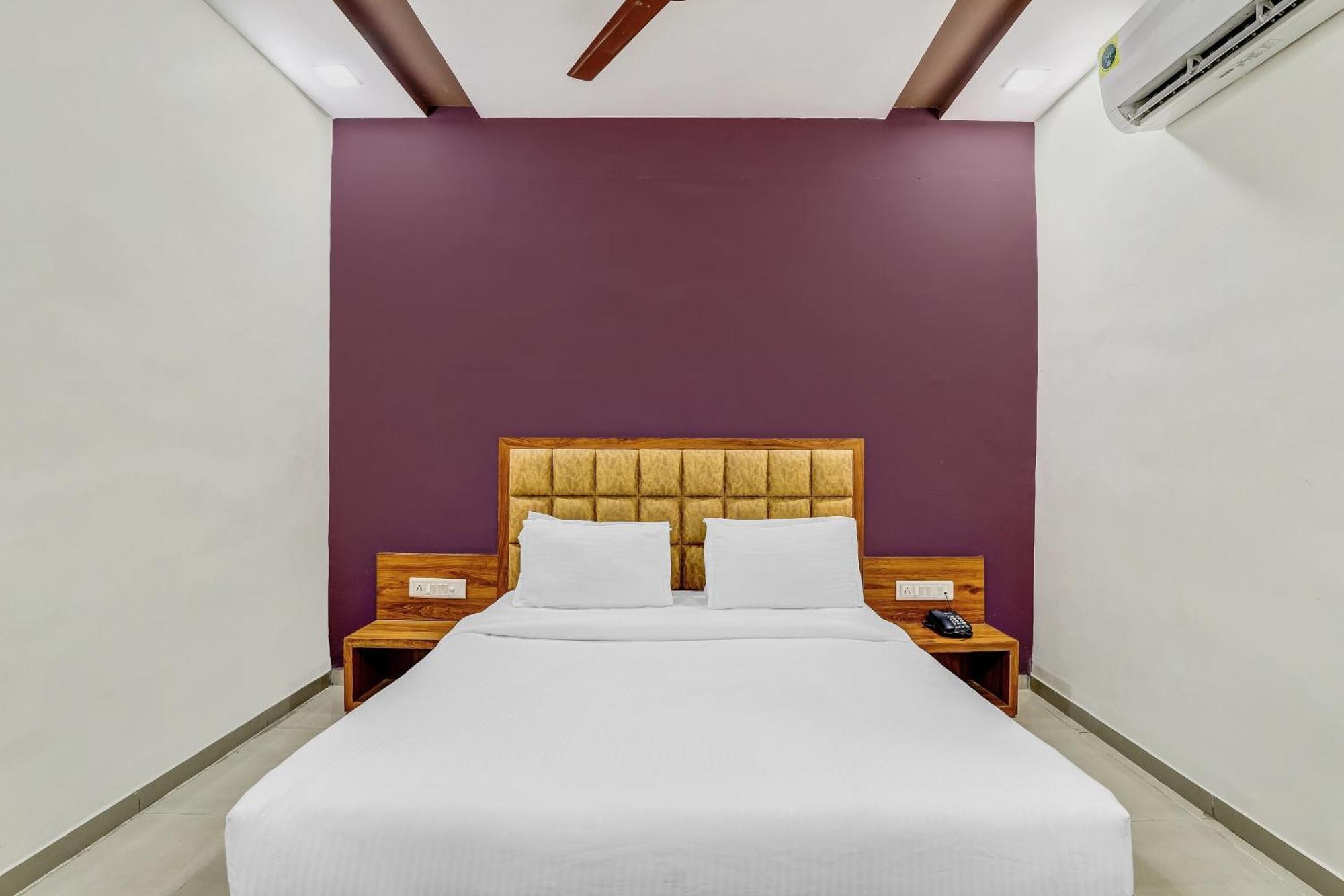 Hotel Capital O Maple View à Naroda Extérieur photo