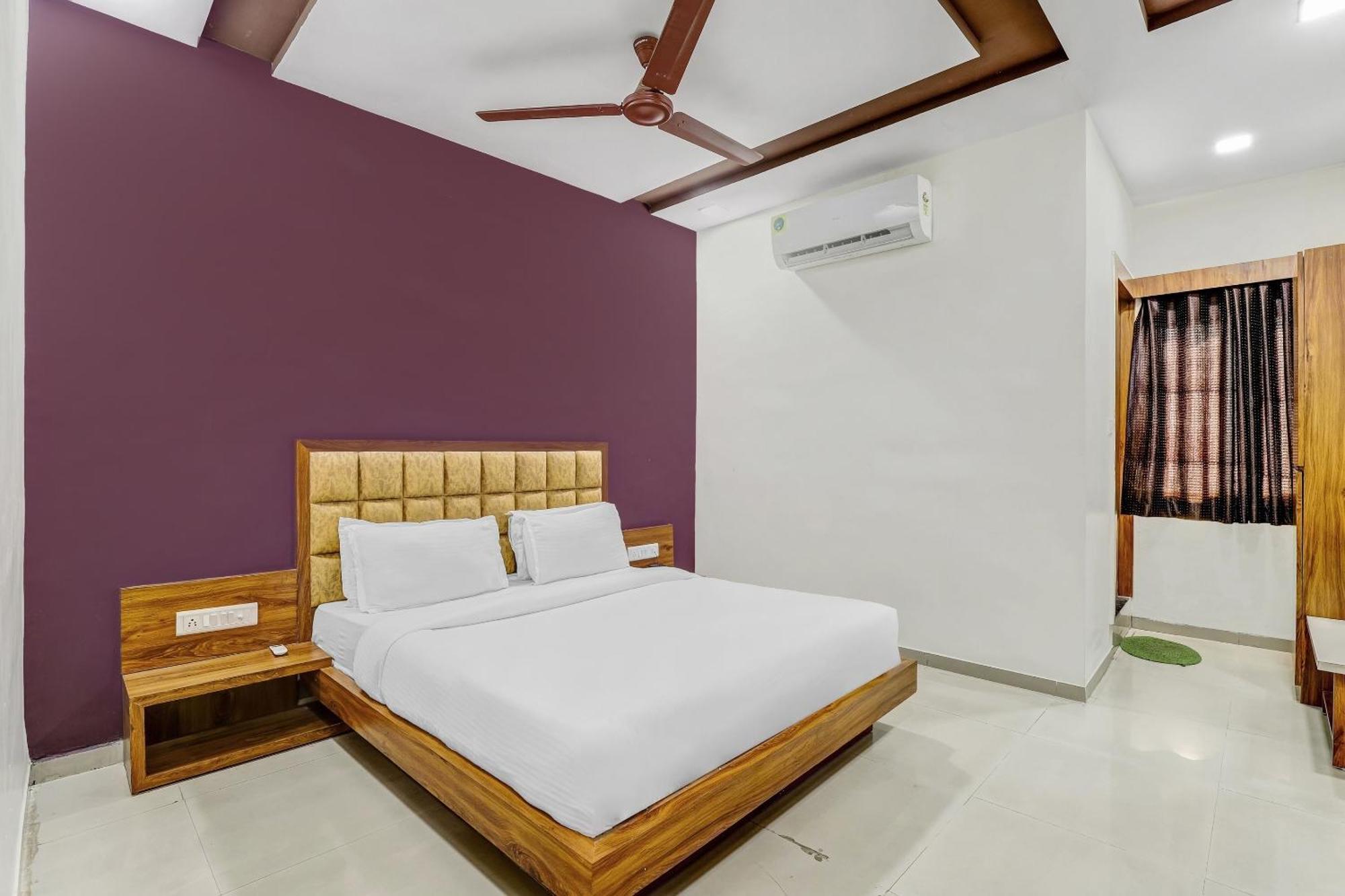 Hotel Capital O Maple View à Naroda Extérieur photo
